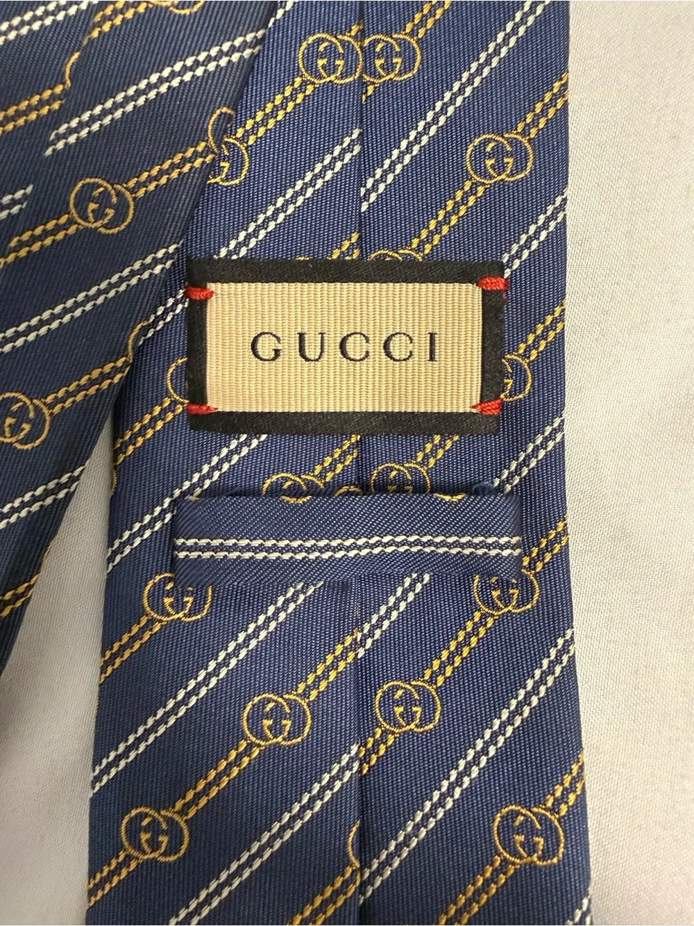 Gucci elegant silk